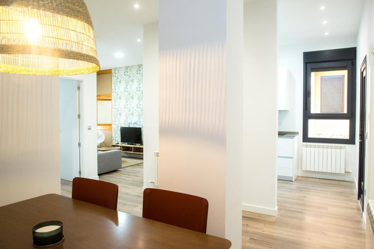 Elegante Laud1 - Nuevo/familia/wifi/tv Apartamento